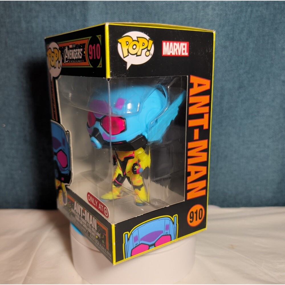 Funko Pop Ant-Man 910 Avengers Endgame Blacklight Target Exclusive PreOwned - Picture 7 of 16